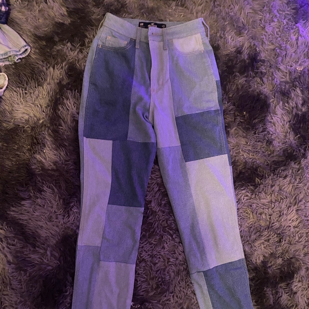holister ultra high rise mom jean 00R